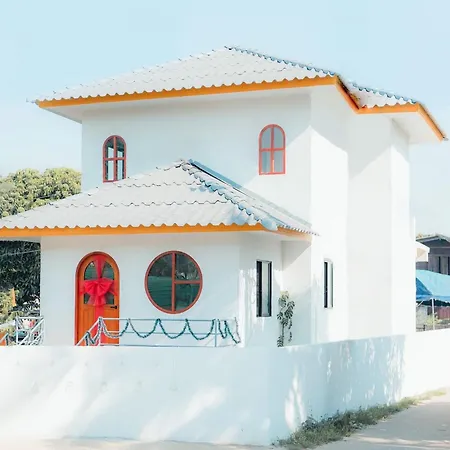 Villa Private House Near Airport Padaet